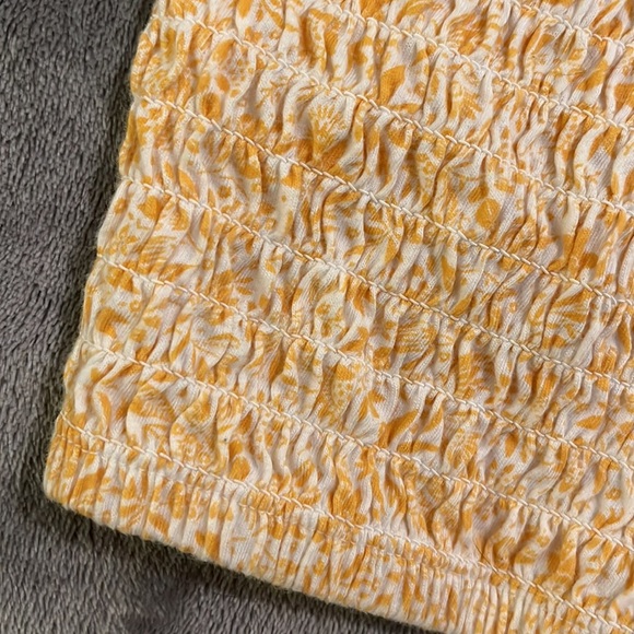 American Eagle Yellow Crop Top Size Medium 💛 - Picture 2 of 4